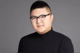 喜事将近？千万粉网红穿拖鞋见家长，女方摆豪华宴席频繁“倒贴”图片