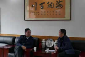 淅川县委书记卢捍卫到淅川五高调研教育教学工作图片