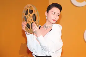 “中国第一苦旦”蒋勤勤，和她生命中两个至关重要的男人图片