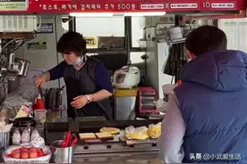 韩国小店里的铁板汉堡，汉堡肉排都当面煎出来，吃着又香又放心图片