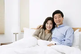 50岁夫妻没有感情，要不要离婚？用心回答这三个问题，自有决断图片