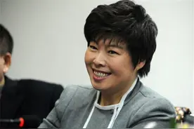 “学术骗子”于丹和“短裙”的料，被扯掉“网红”光环的业余教授图片
