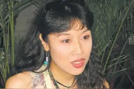 中国第一变性人，比金星还传奇，结婚18年丈夫到死都不知其身份图片