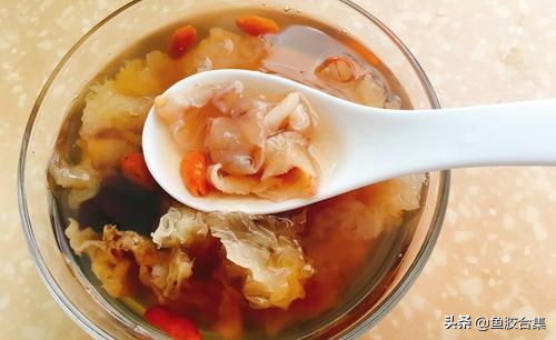 红枣红糖炖花胶功效与作用 红枣红糖炖花胶功效与作用是什么