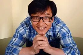 成龙当年被50人拿刀包围 唯有他冒死相救 难怪成龙只认他当大哥图片