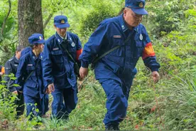 最美林草故事|江西武夷山联防队：一群志愿者 守护着家乡的绿水青山图片
