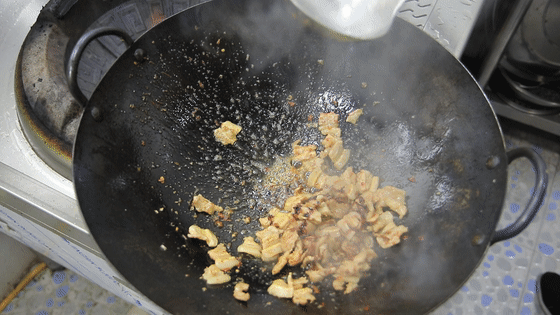 厨师长告诉你，家常香菇炒肉片，鲜嫩爽滑的秘密，根本吃不够