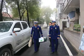 慰问抗战老兵 传承革命精神图片