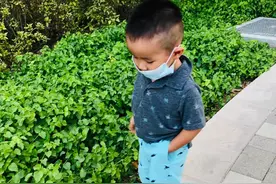 2岁孩子的社交图片