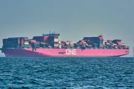 中美航线集装箱频频坠海，究竟是怎么回事？图片