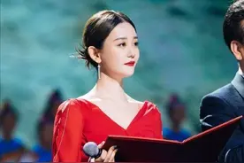 海陆的“苦情脸”太吃亏了，穿大红色长裙亮相，看着一点也不喜庆图片