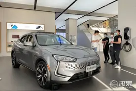 全网首发！赛力斯华为 SF5 上路实测，华为软硬件全上车图片