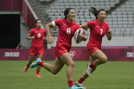 又是女子球队，中国女橄29-0零封东道主日本，队员兴奋打屁屁图片