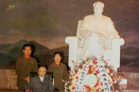 79年贺子珍要求瞻仰毛主席遗容，中央同意后，为何瞻仰不足10分钟图片