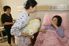 中年夫妻纷纷“强行二胎”，现在生活过得咋样？有些结局很辛酸图片