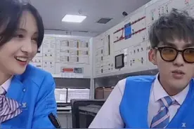 郑爽和吴亦凡“一个是无痛生娃，一个无痛针灸，她代了，他没戴”图片