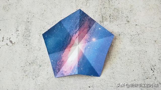 五角星钻石折纸教程图解，好玩又好看，快来试试！