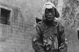 镜头下真实的晚清：乞丐衣衫褴褛，地主小老婆盘着二郎腿摆阔图片