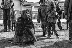 民国时期，看看这位贵州军阀是如何处置抢劫犯和人贩子，肃清风气图片