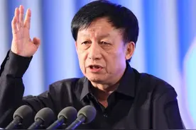 易中天，一个被“乌合之众”羞辱的悲情才子：“我从没恨过武大”图片