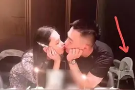张馨予首谈孩子满脸幸福，老公曾在朋友圈晒宝宝理发照，超有爱图片