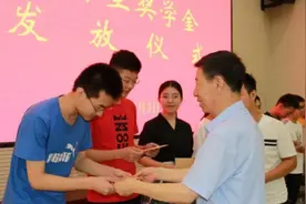 大学生活的“潜规则”，辅导员不会明说，学生早知道有好处图片