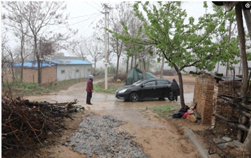 地坑院怎么排水,下雨天带大家去看看地坑院里的老人是怎么生活的