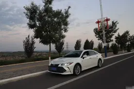 23.9万提了混动丰田亚洲龙，用车三个月，车主直言有话要说图片