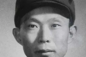 他军衔虽然是少将，但职务却跟大将一样，是三野最年轻的师长图片