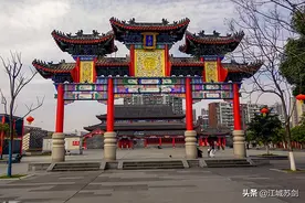 以一代宗师、京剧界鼻祖谭鑫培先生命名的“谭鑫培公园”早春印象图片