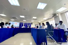 钟南山全英文与19名外籍人士交流：群体免疫不是好办法！图片