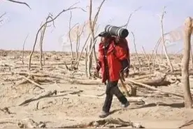 2008年11月，雷殿生成为自唐朝以来首次走出罗布泊的人图片