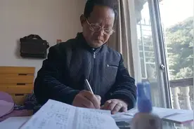选择教育行业就要接受清贫？老教师当家教被疑违规，教委给出回复图片