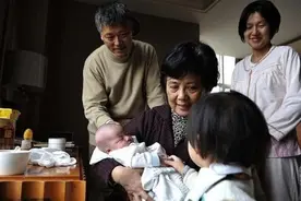 出嫁的女儿月子期间不能回娘家？这些禁忌不是迷信，过来人已证实图片