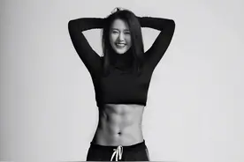 谭维维晒减肥食谱，网友13天减11斤效果强，秀八块腹肌惹人羡图片