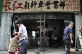 匿迹于城市间的时代记忆 坚守 45 年的西安修车匠图片