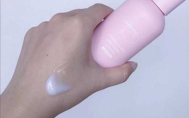 身体啫喱膏身体乳先涂哪个