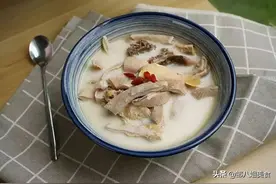 煲猪肚汤牢记4个技巧，做出来汤色奶白汤汁鲜香，一次能连喝两碗图片