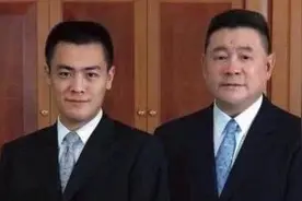 恭喜！刘銮雄长子刘鸣炜迎来新恋情，女友长相平凡却敢于主动求爱图片