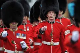 ​英国女王说：“中国仪仗队举世无双！”图片