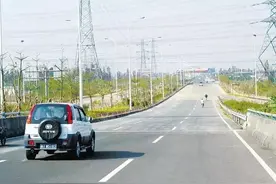 为什么老司机喜欢长时间踩刹车？新手：“后悔没早知道”图片