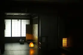 高中美术老师打造300m²「黑漆漆」压抑的家，喝茶手作会友图片