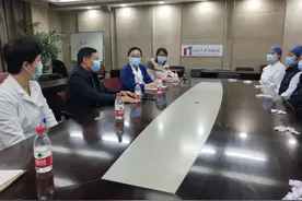 河南护理职业学院郭茂华院长看望北京大学肿瘤医院和中国人民解放军总医院第三医学中心实习生图片
