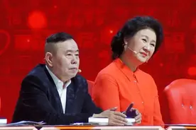 舍弃赵本山，黄晓娟合作潘长江，春晚遭弃时赵本山出手相帮图片