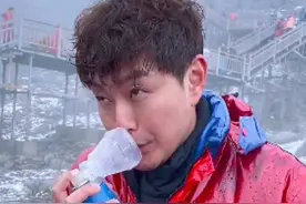 港星萧正楠高原上为妻子庆生，氧气罐做礼物，夫妻疑似将定居内地图片