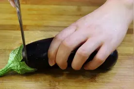 炒茄子别用油炸，大厨教你正确做法，茄子鲜香下饭不油腻图片