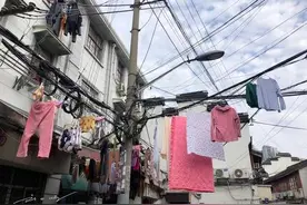 上海高层是怎么晾衣服的？看完他们晾衣服的方式，网友：无法理解图片