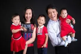 19岁与导演私奔，裸婚在地下室连生3胎，如今丈夫用7部剧把她捧红图片