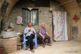 38度高温天，百年老屋里睡觉还要盖被子，8旬老人：神仙洞府图片