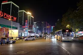 街拍宜昌（夜景）图片